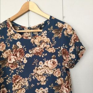 Cropped floral blouse